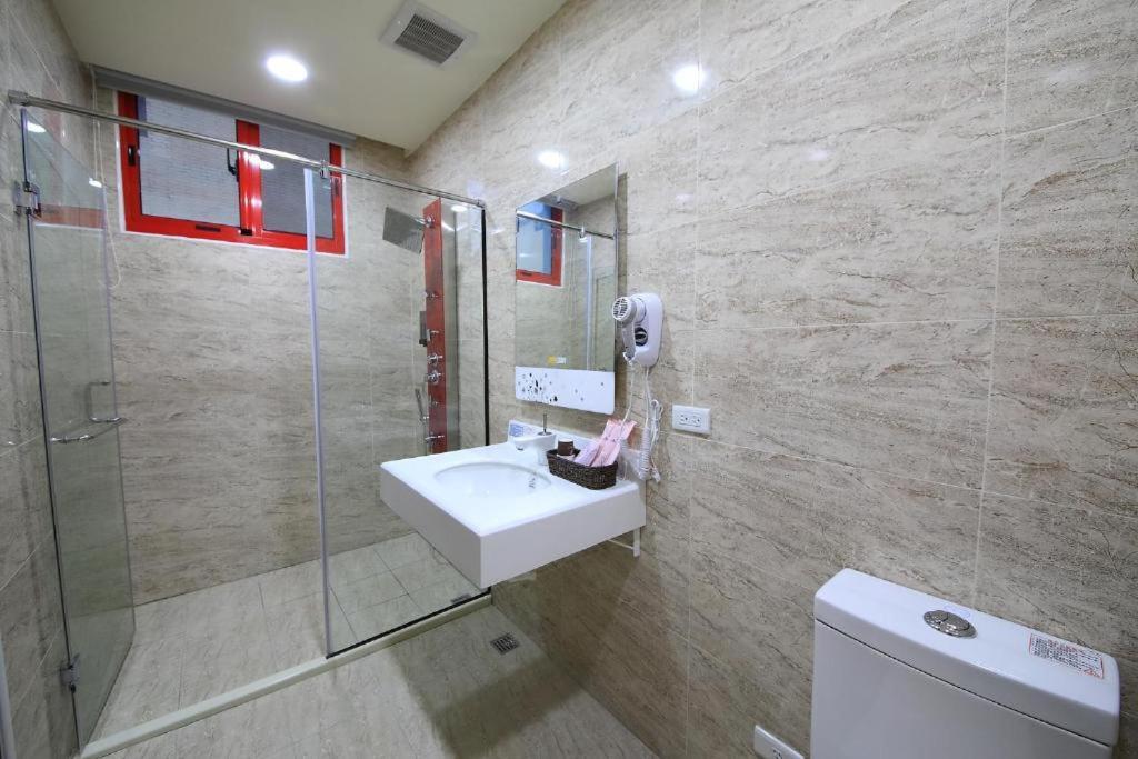 花蓮亮君海景民宿-東大門夜市-電梯包棟Bright King Homestay Hualien City Ngoại thất bức ảnh