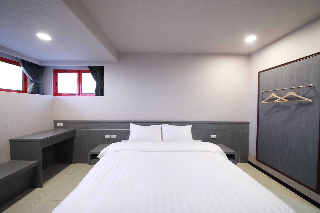 花蓮亮君海景民宿-東大門夜市-電梯包棟Bright King Homestay Hualien City Ngoại thất bức ảnh